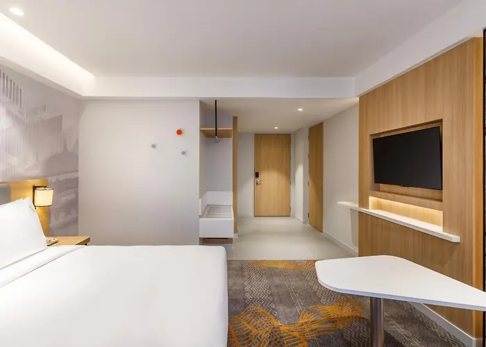 Hotel Express Naxal By Ihg